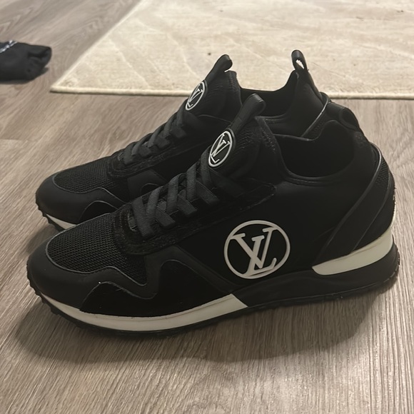 Louis Vuitton sneakers - Picture 2 of 4